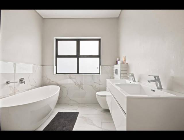 4 BEDROOM HOUSE FOR SALE IN SANDOWN